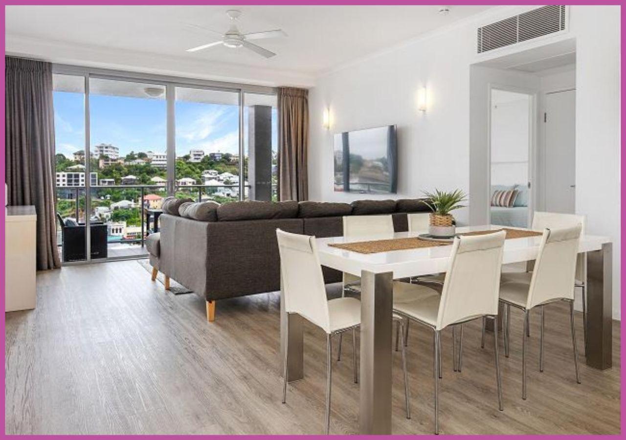 1102 | 11th Floor River & Stadium Views * Townsville