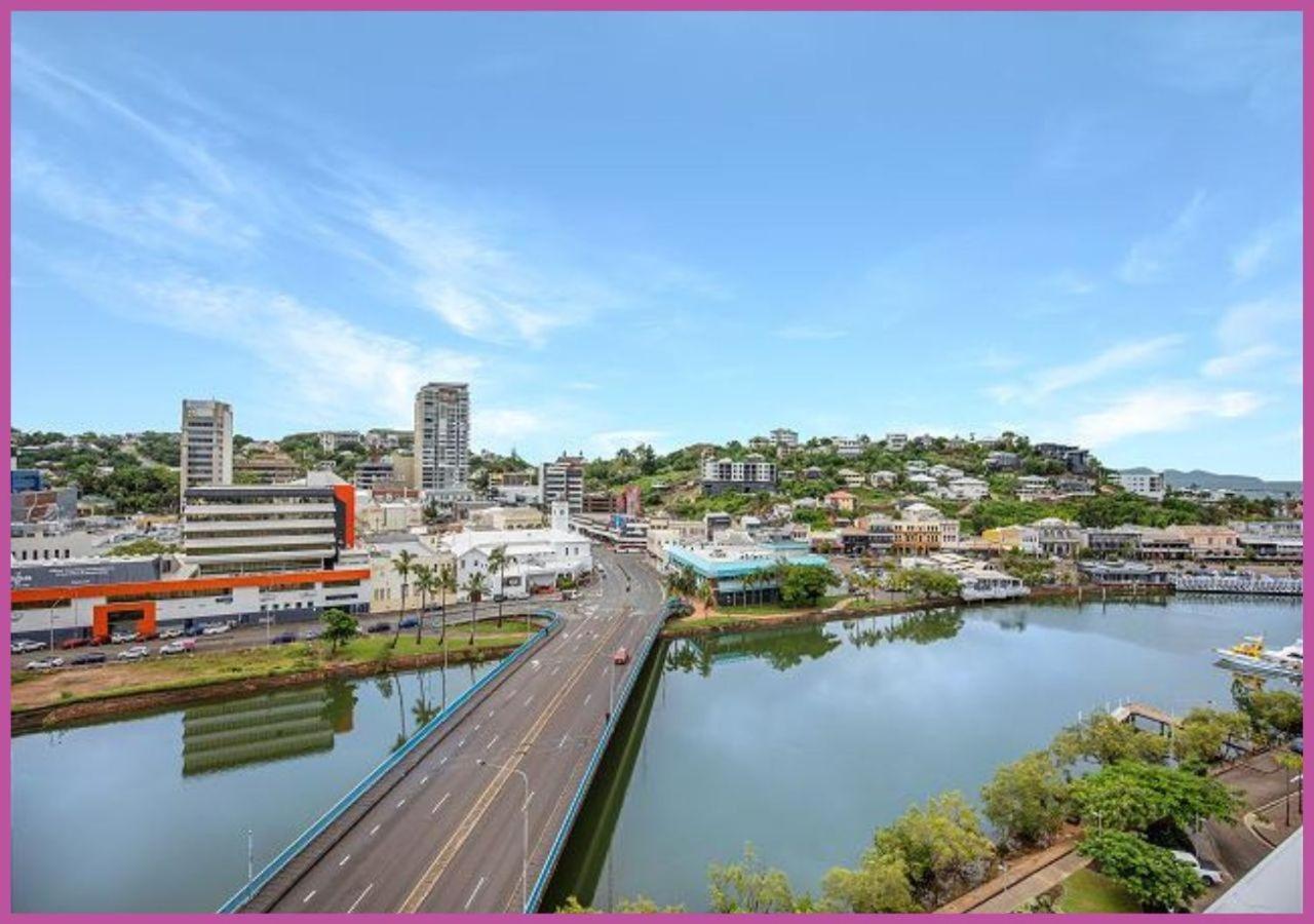 1102 | 11th Floor River & Stadium Views * Townsville